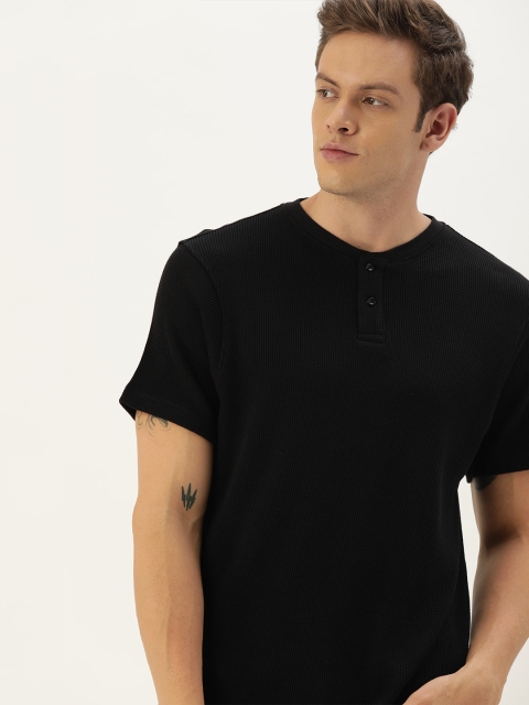 

ether Men Black Solid Henley Neck T-shirt