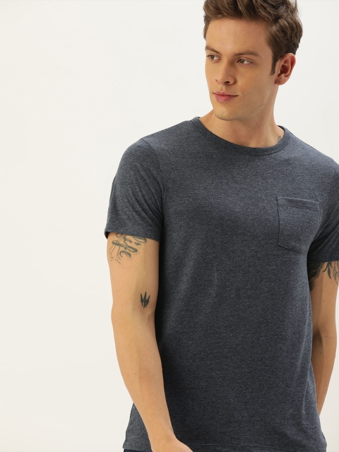 

ether Men Grey Solid Round Neck T-shirt