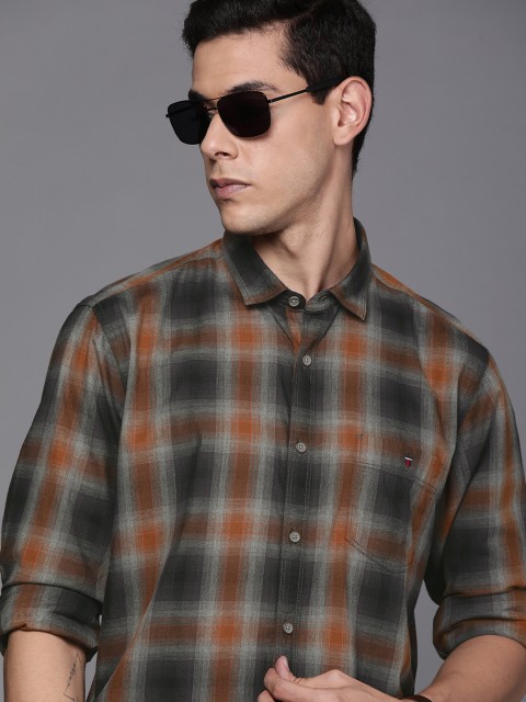 

Louis Philippe Jeans Men Charcoal Grey & White Slim Fit Pure Cotton Checked Casual Shirt