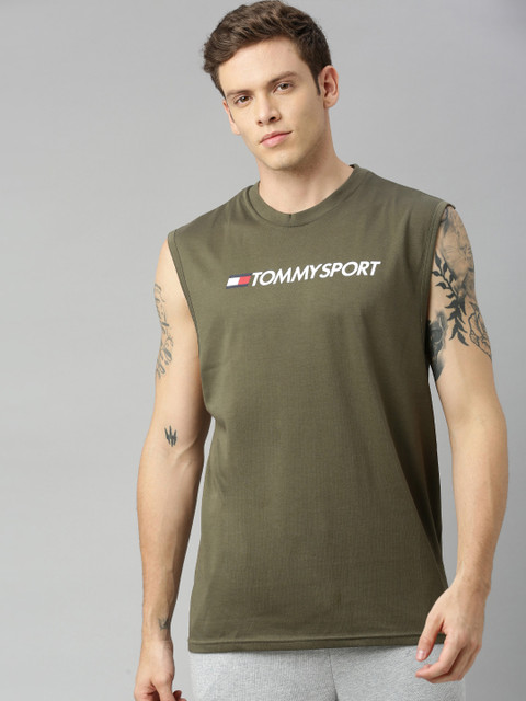 

Tommy Hilfiger Men Olive Green Solid Round Neck T-shirt