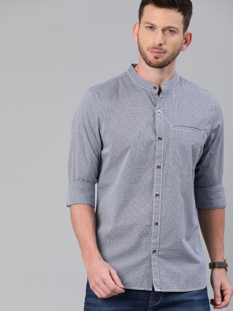 

WROGN Men Navy Blue & White Slim Fit Checked Casual Shirt