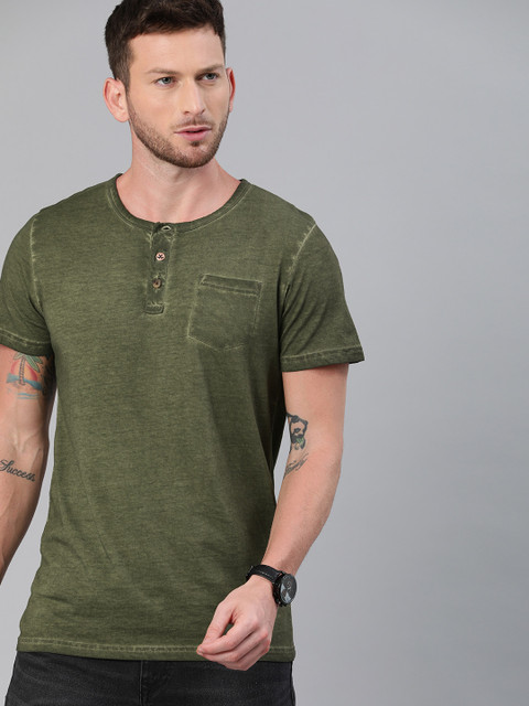 

WROGN Men Olive Green Solid Round Neck T-shirt