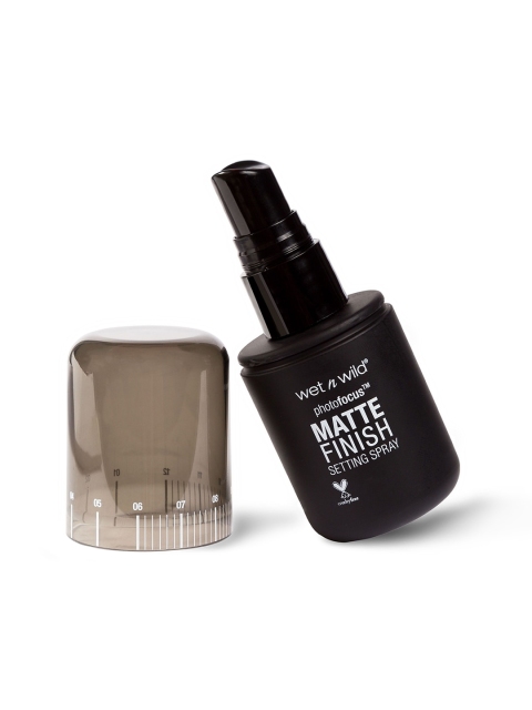 

Wet n Wild Sustainable Photo Focus Matte Finish Setting Spray - Matte Appeal, Black