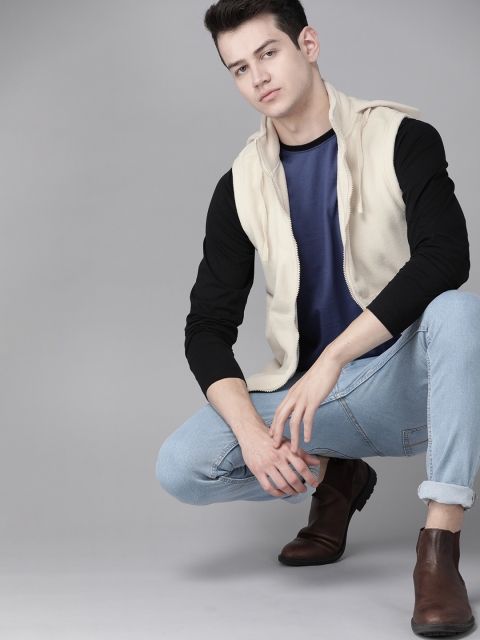 

Roadster Men Off-White Solid Sleeveless Fleece Jacket