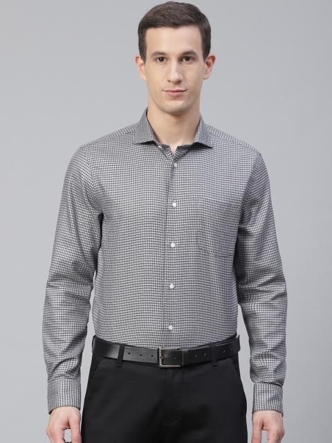 

Blackberrys Men Black & White Slim Fit Houndstooth Self Design Wrinkle Free Formal Shirt