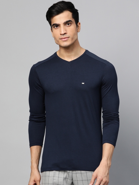 

Blackberrys Men Navy Blue Solid V-Neck T-shirt