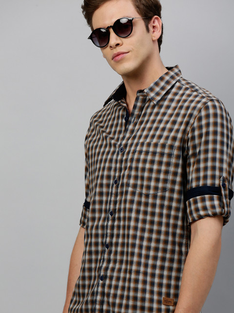 

Roadster Men Beige & Rust Orange Regular Fit Checked Casual Shirt
