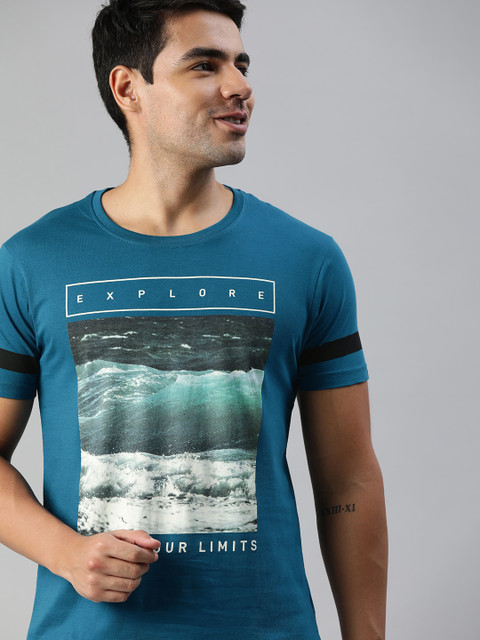 

HERENOW Men Teal Blue Printed Round Neck Pure Cotton T-shirt