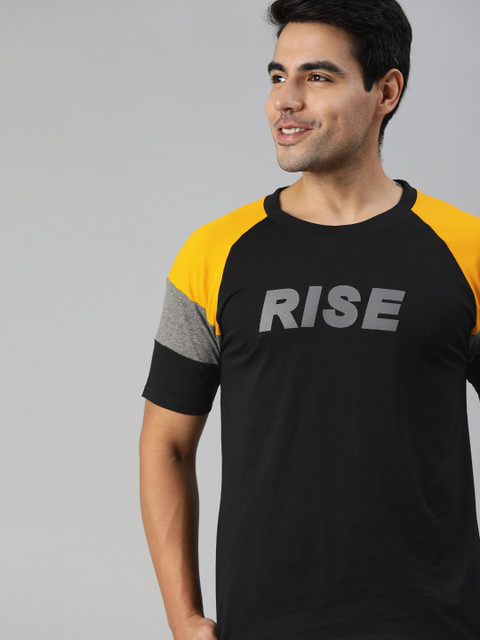 

HERE&NOW Men Black Printed Round Neck T-shirt