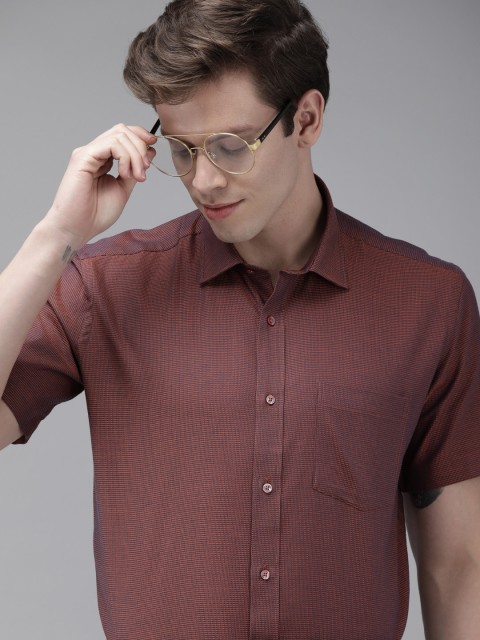 

Park Avenue Men Maroon Regular Fit Self Design Pure Cotton Formal Shirt