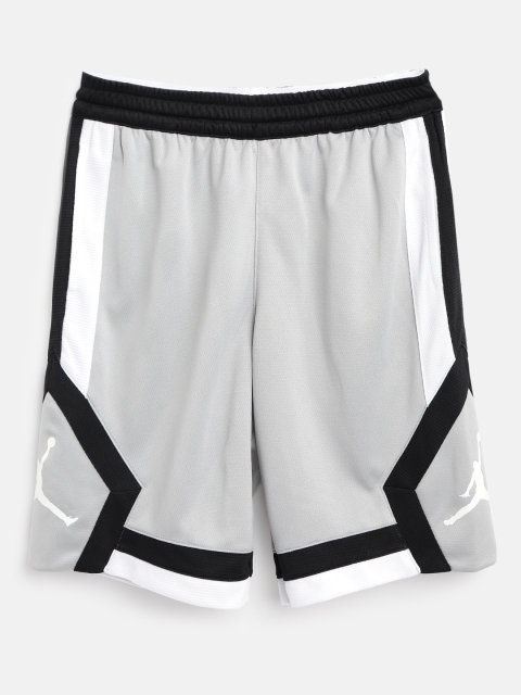 

Jordan Boys Grey & Black Rise Solid Sports Shorts
