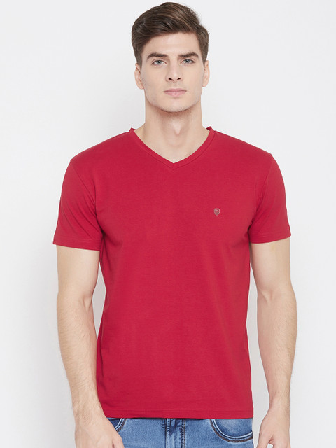 

Octave Men Red Solid V-Neck T-shirt