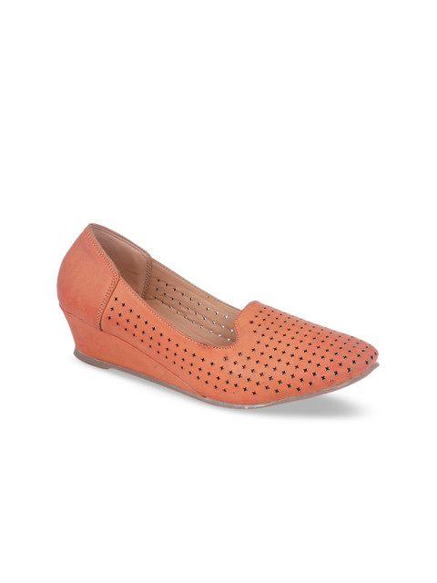 

Khadims Women Pink Solid Pumps