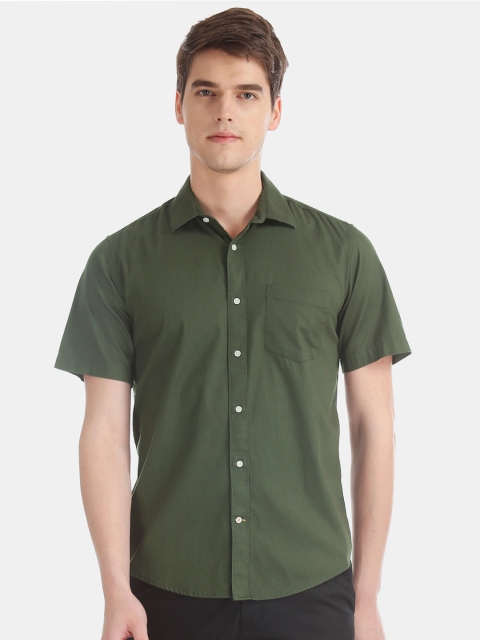 

AD By Arvind Men Green Slim Fit Solid Casual Shirt