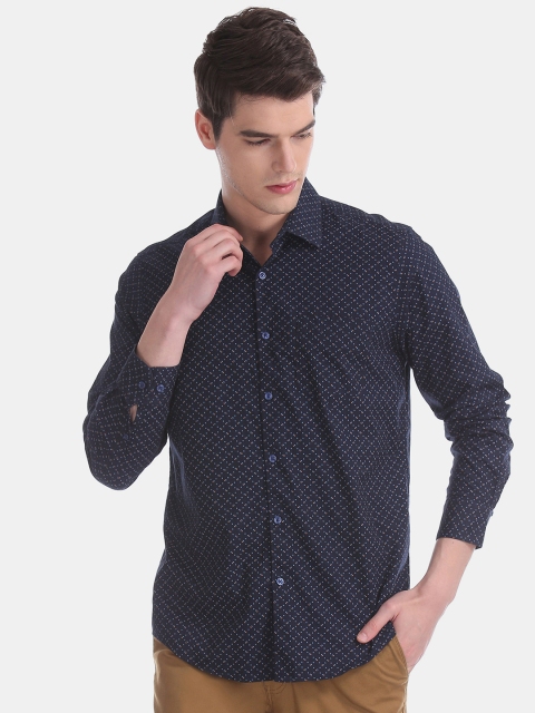 

AD By Arvind Men Navy Blue & Orange Modern Slim Fit Ditsy Print Casual Shirt