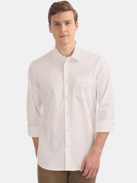 

AD By Arvind Men Off-White Slim Fit Solid Knitted Casual Shirt