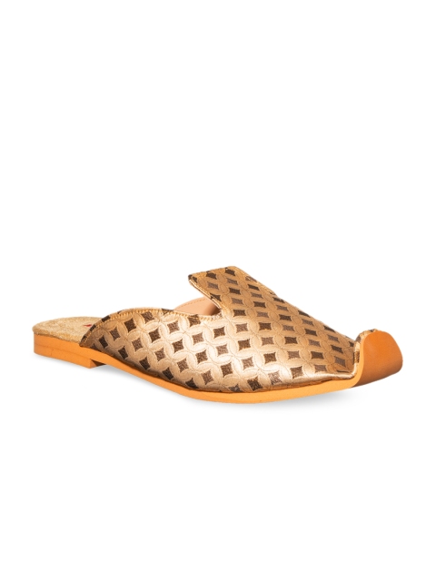 

Khadims Men Gold-Toned Mojaris