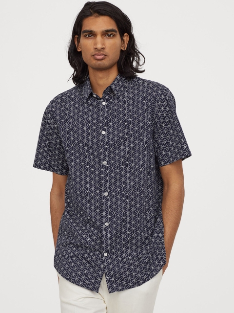 

H&M Men Navy Blue & White Printed Short-Sleeve Shirt Regular Fit