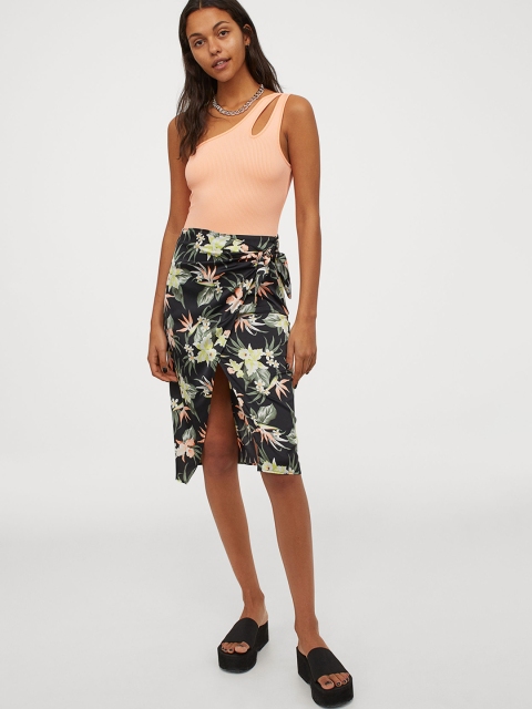 

H&M Black Patterned Wrapover Skirt