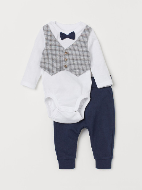 

H&M Boys White & Navy Blue 2-Piece Sustainable Cotton Set