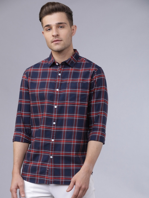 

HIGHLANDER Men Navy Blue & Red Yarn Dyed Slim Fit Checked Casual Shirt