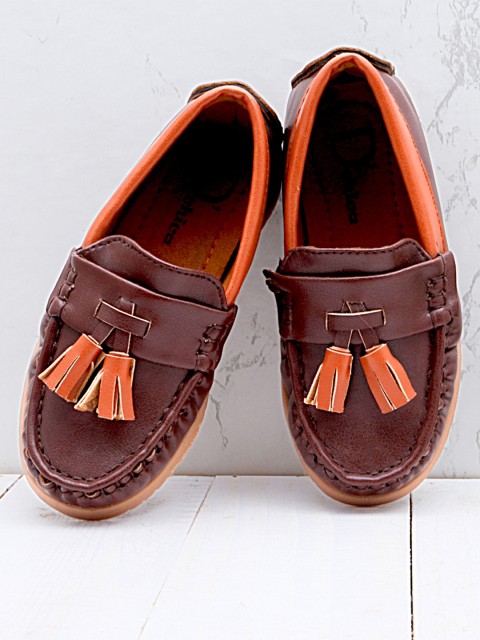 

DChica Boys Brown Solid Formal Loafers