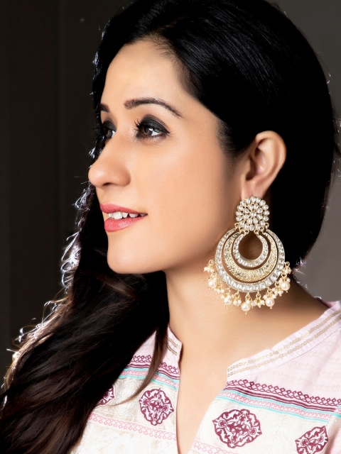 

Rubans Gold-Plated Kundan Studded Crescent Shaped Chandbalis