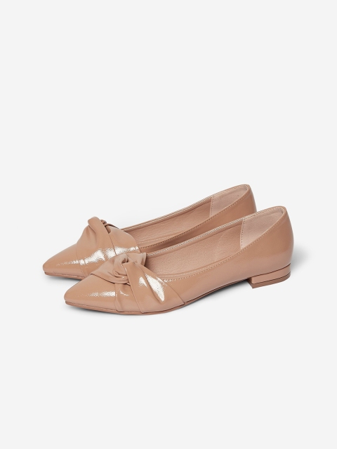 

DOROTHY PERKINS Women Beige Solid Ballerinas