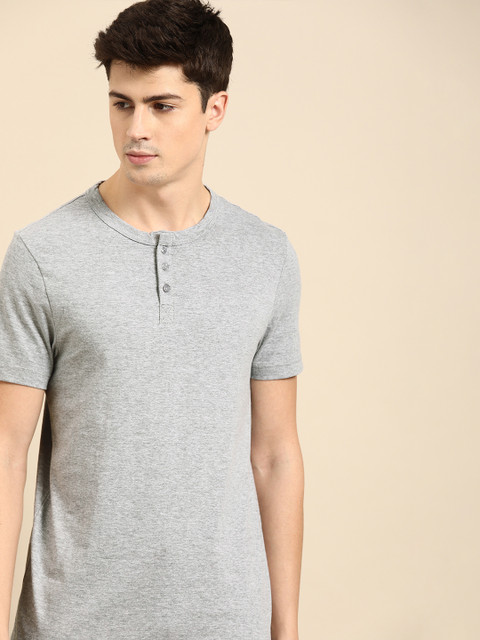 

ether Men Grey Solid Henley Neck T-shirt