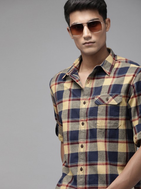 

Roadster Men Navy Blue & Cream-Coloured Regular Fit Checked Casual Shirt