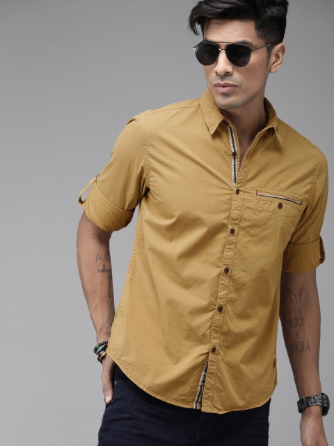 

Roadster Men Khaki Regular Fit Solid Casual Shirt