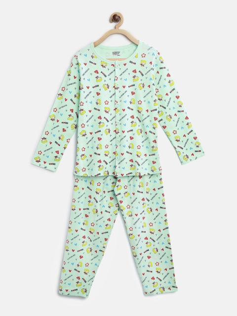 

Eteenz Girls Green & Black Super Girl Print Night suit