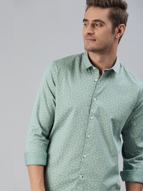 

Mast & Harbour Men Teal & White Regular Fit Printed Casual Shirt
