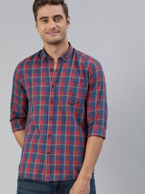 

Mast & Harbour Men Blue & Red Regular Fit Checked Casual Shirt