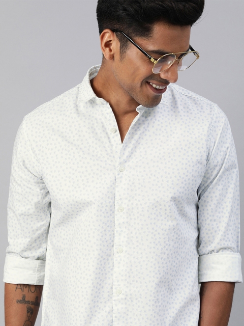 

Mast & Harbour Men White & Blue Regular Fit Floral Printed Casual Shirt