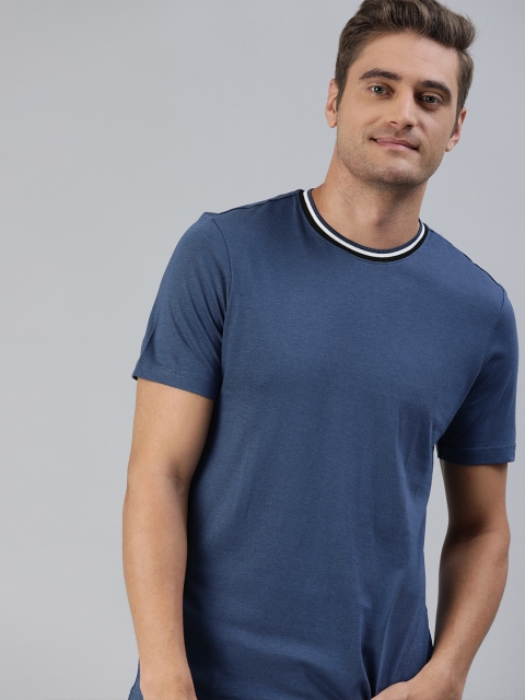

Mast & Harbour Men Teal Solid Round Neck T-shirt