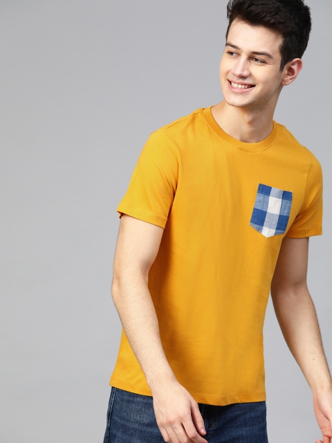 

Mast & Harbour Men Mustard Yellow Solid Round Neck T-shirt