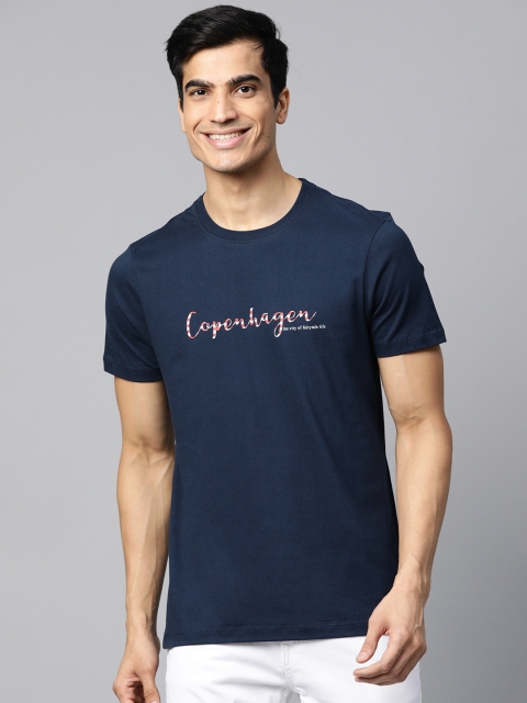 

Mast & Harbour Men Navy Blue Solid Round Neck T-shirt