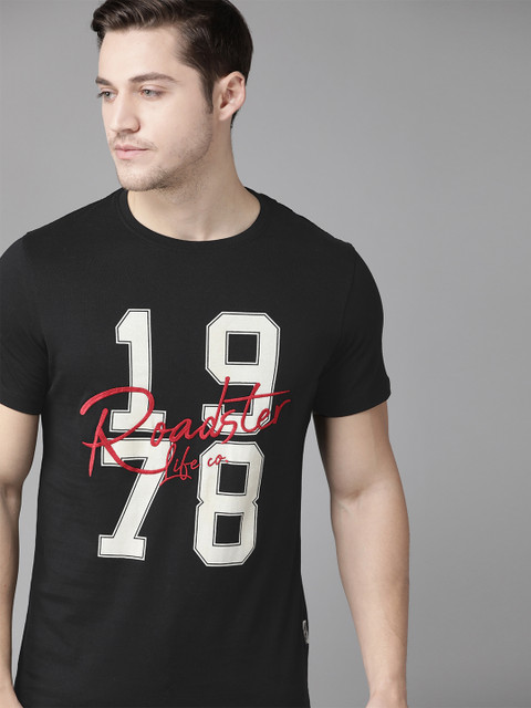 

Roadster Men Black & Off-White Pure Cotton Printed Round Neck T-shirt