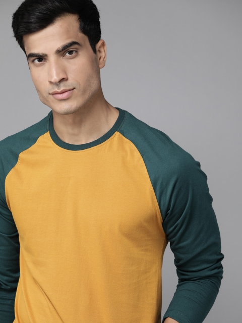 

Roadster Men Mustard Yellow & Green Pure Cotton Solid Round Neck T-shirt