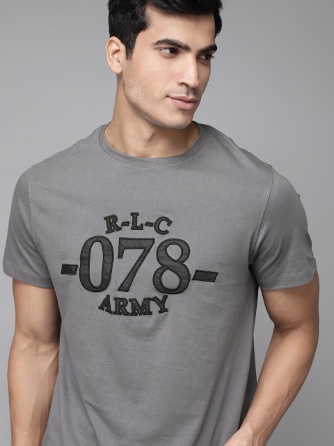 

Roadster Men Grey & Black Typographic Print Pure Cotton Round Neck T-shirt