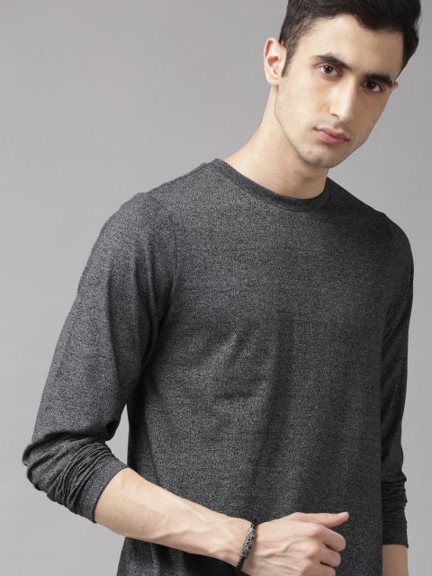 

Roadster Men Charcoal Grey Solid Round Neck T-shirt