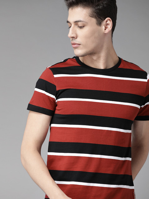 

Roadster Men Maroon & Black Striped Round Neck T-shirt