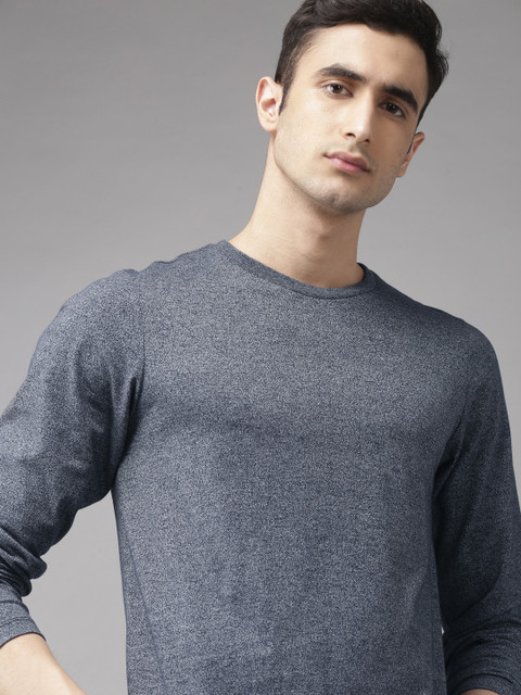 

Roadster Men Blue Solid Round Neck T-shirt