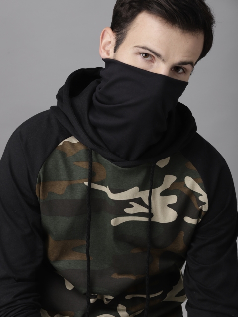 

Roadster Men Olive Green Black Camouflage Print Hooded Pure Cotton T-shirt