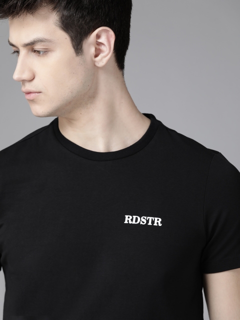 

Roadster Men Black Solid Round Neck T-shirt