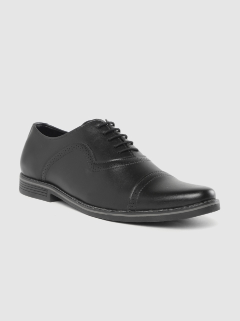 

INVICTUS Men Black Solid Formal Oxfords with Perforated Detail