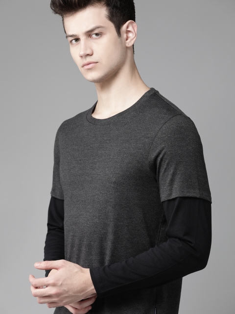 

Roadster Men Charcoal Grey Solid Round Neck T-shirt