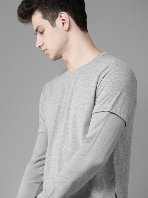 

Roadster Men Grey Melange Solid Round Neck T-shirt