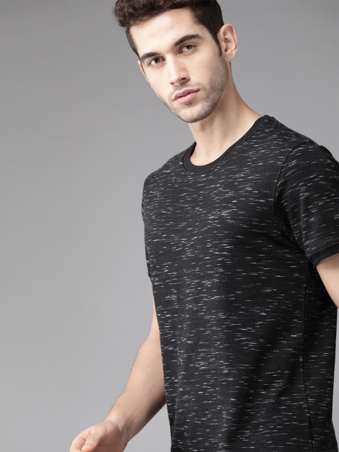

Roadster Men Charcoal Grey & White Self-Design Round Neck T-shirt